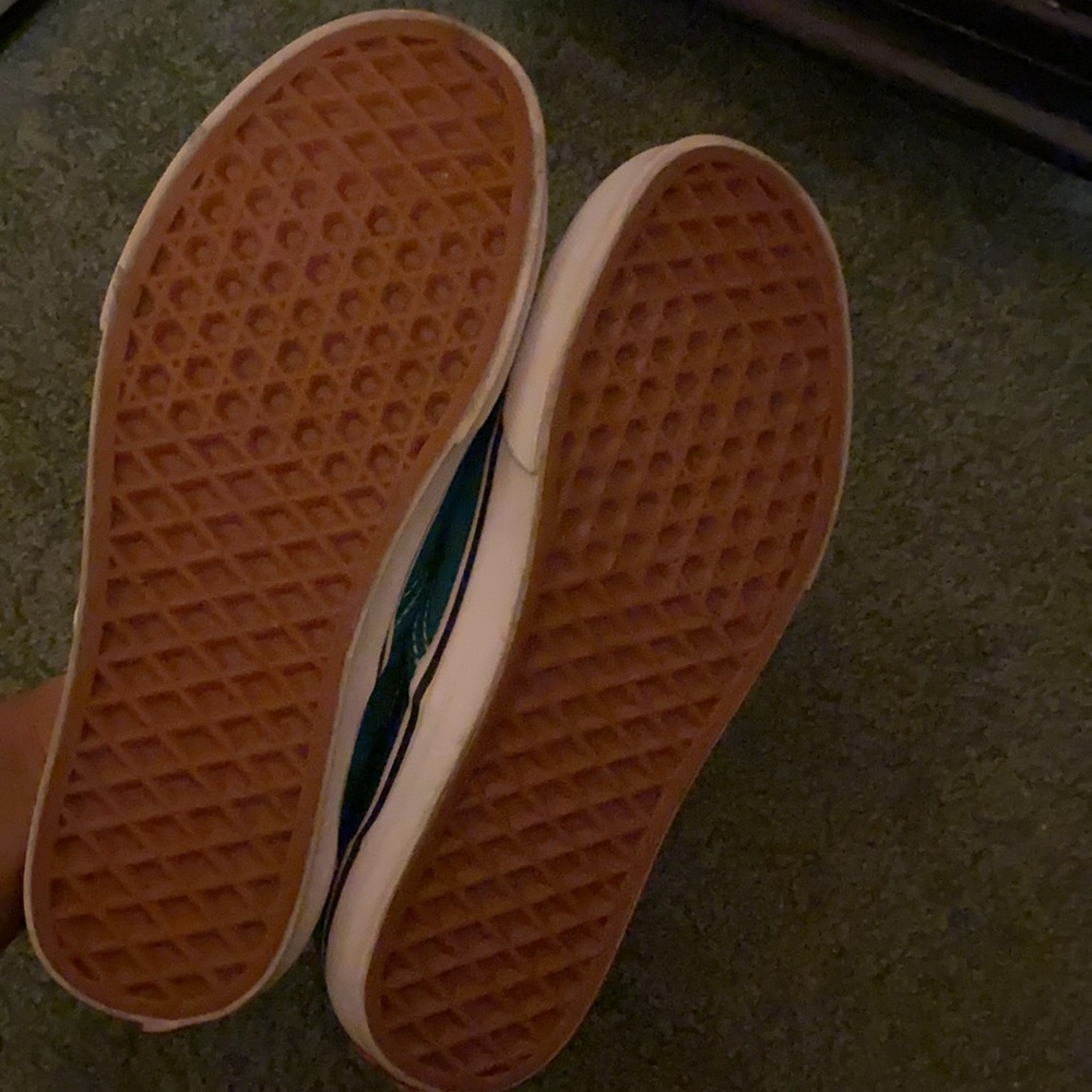 Vans - Picture 3 of 4
